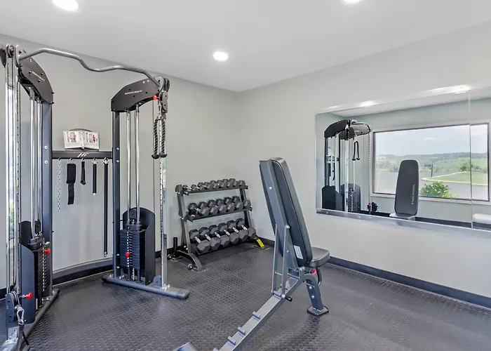 Suburban Studios Verona - Staunton North